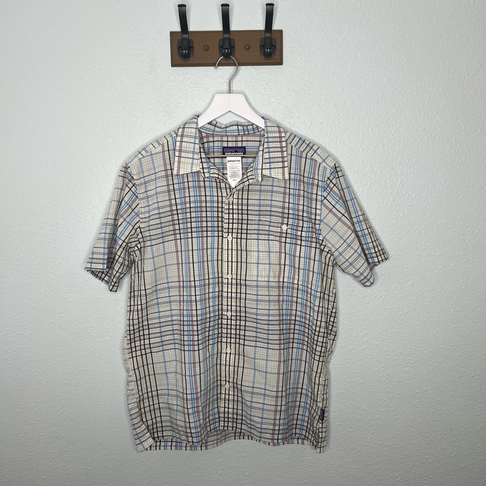 Patagonia Men’s Blue Multicolor Plaid Short Sleeve Lightweight Button Up Shirt